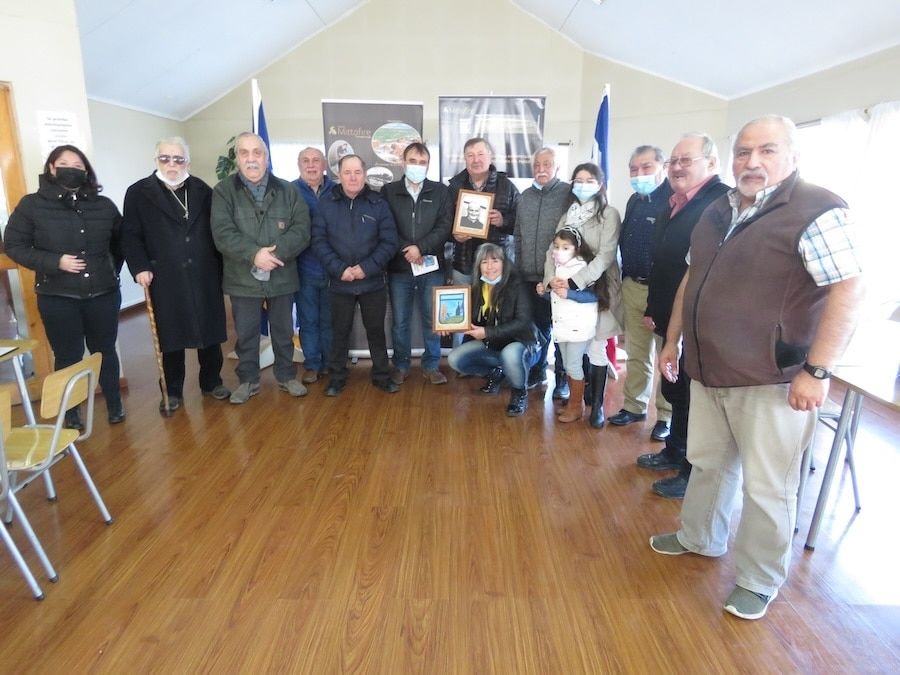 Lanzamiento Himno Escuela Las Mercedes y reconocimiento a Sofia Gallardo en Porvenir.