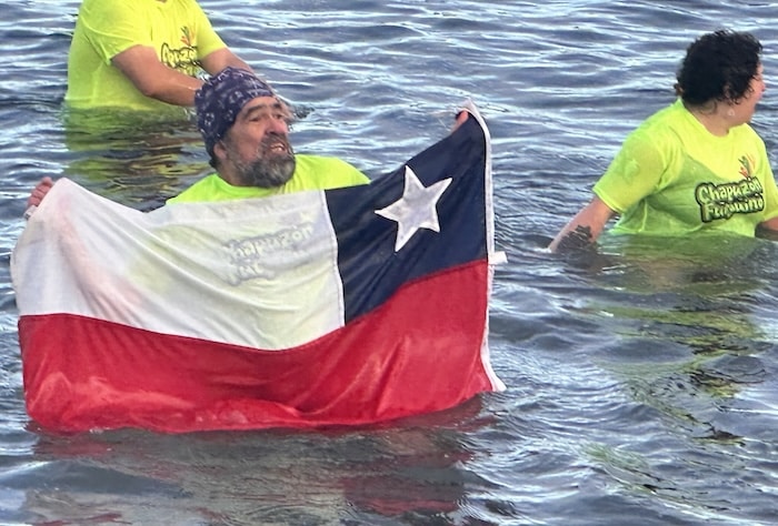 Porvenir celebra su historia: Primer chapuzón que marcará generaciones.